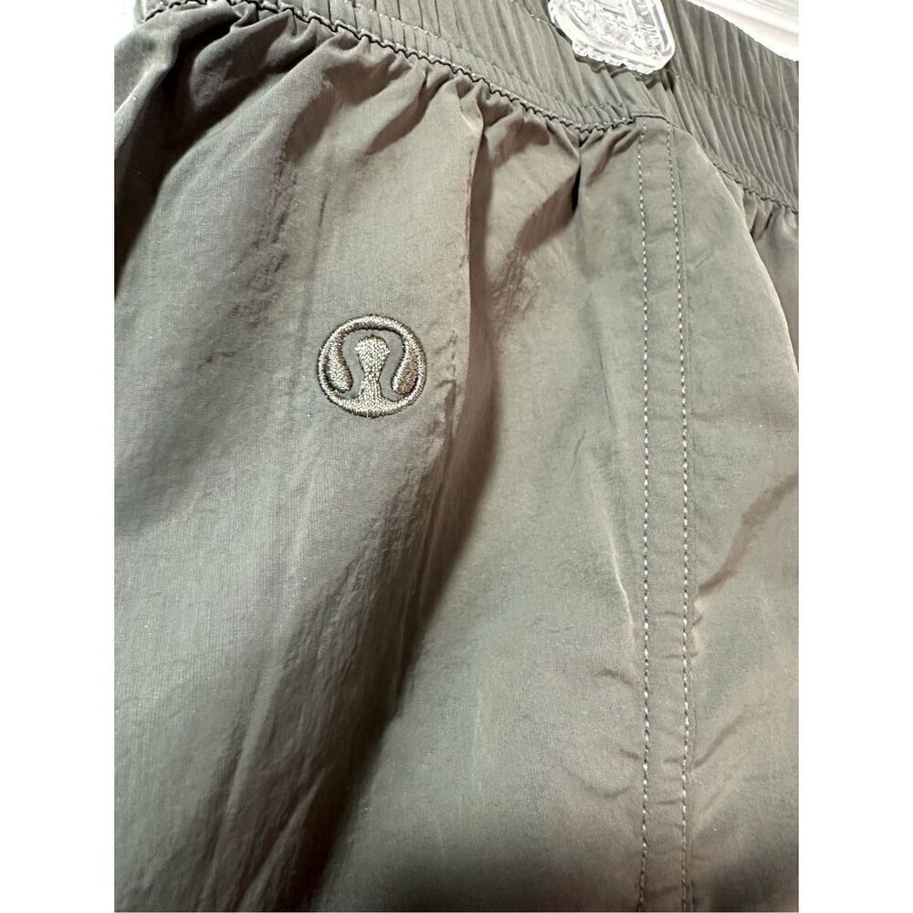 Lululemon ruched women’s army green high rise mini skirt NWT size XL. #24-1776 - Picture 2 of 6